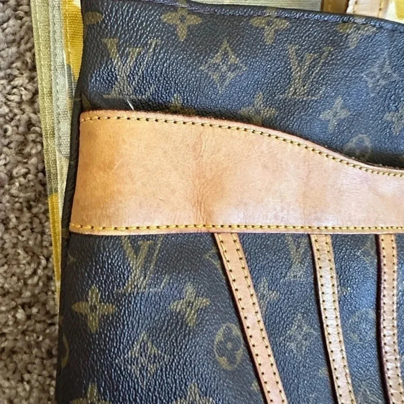 Louis Vuitton large should tote bag - Picture 3 of 16